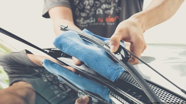 7 Cara Merawat Wiper Mobil Biar Tetap Bersih, Awet, dan Nggak Ngelap Asal - 7 Cara Merawat Wiper Mobil Biar Tetap Bersih, Awet, dan Nggak Ngelap Asal