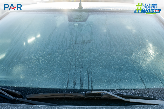 Kaca Mobil Berembun Saat Hujan Deras? 7 Cara Ampuh Menghilangkannya dalam Hitungan Menit