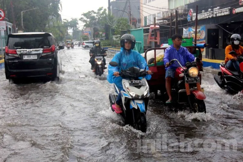 5 Risiko Mobil Listrik Terjebak Banjir: Wajib Tahu Bro & Sis!