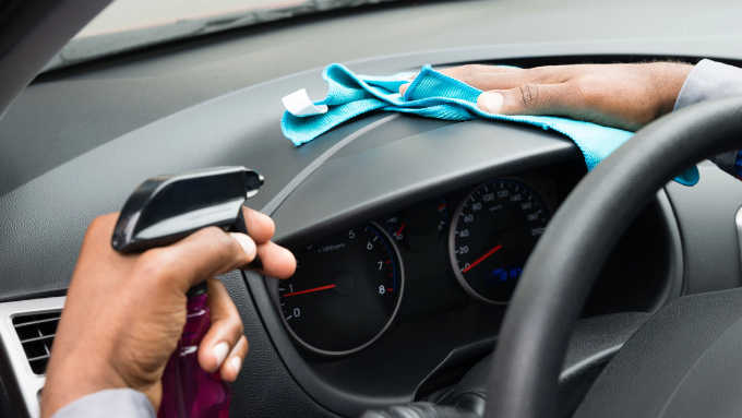 7 Cara Membersihkan Dashboard Mobil dengan Shampoo yang Aman dan Efektif